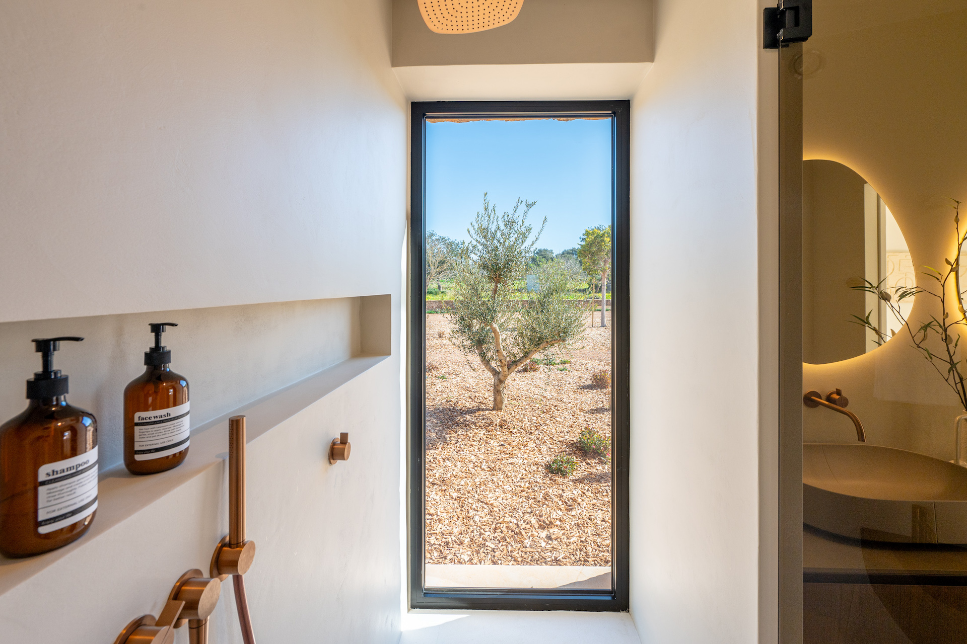 Resa Estates Ibiza te koop for sale finca modern details bathrooms .jpg